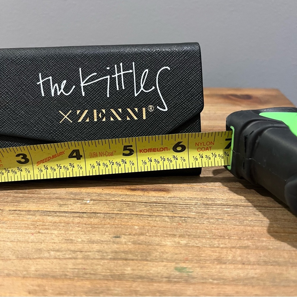 Zenni Black Sunglasses Case and Glass cleaning Towel The Kittles - Picture 7 of 8